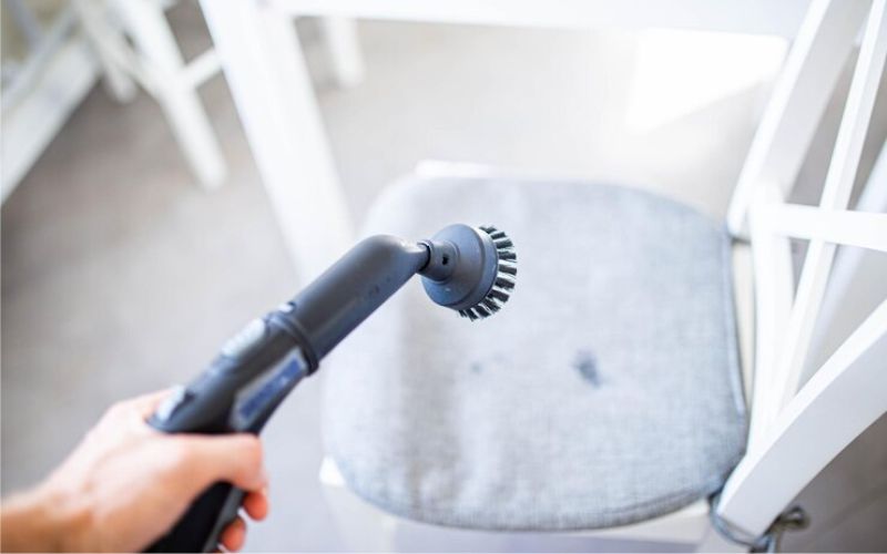 Sandalye Temizliğinde Buharın Gücü: Küçük Yüzeylerde Maksimum Hijyen